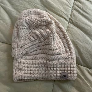 UGG knit asymmetrical beanie
One size